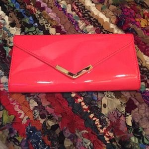 Aldo clutch