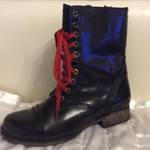 Steve Madden lace up bootie