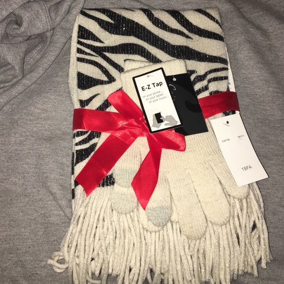 Zebra, scarf and glove set! brand new perfect gift