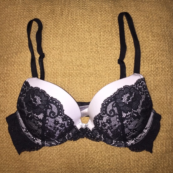 Victoria's Secret: Dream Angels push-up bra