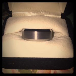 NEW! Men's tungsten carbide ring