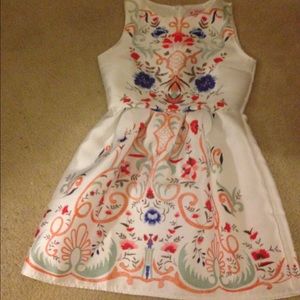 Dress with printed on pattern