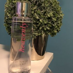 Victorias Secret Heavenly perfume