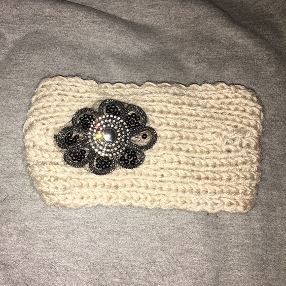 Beautiful Crochet Head Piece! brand new