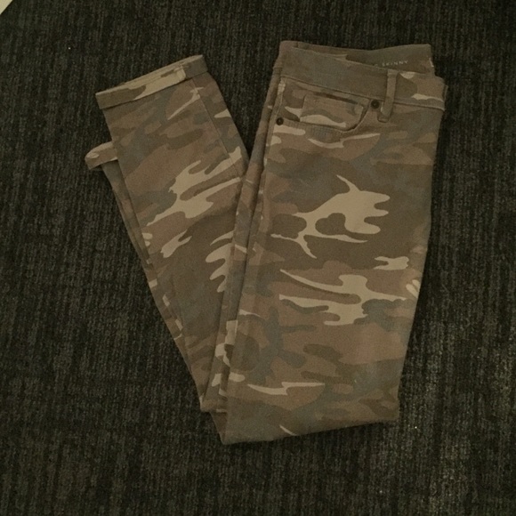 7/8 army patterned pants from loft
