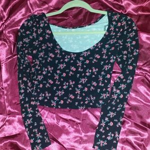 Long sleeve crop top