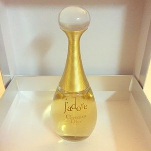 Christian Dior J'adore Perfume