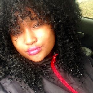 Meet your Posher, Vanessa