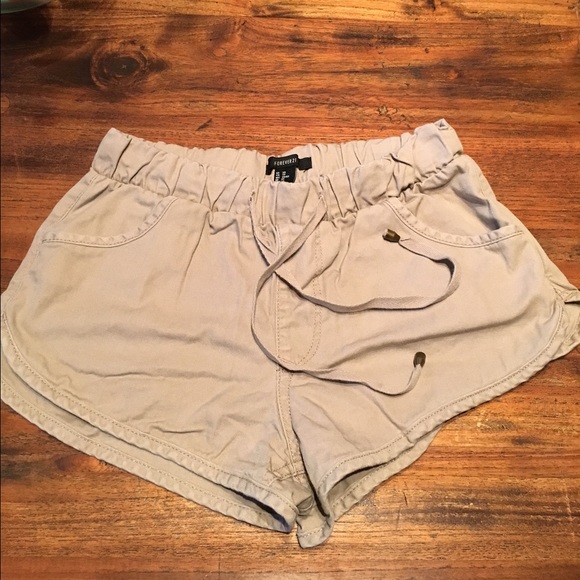 Forever 21 khaki fashion shorts