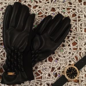 HP Pick 🎉🎉Bebe Faux Leather Gloves