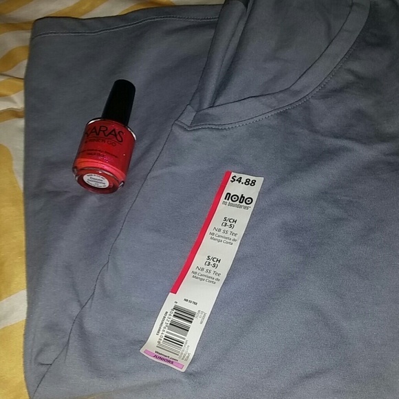 Bnwt v-neck small free polish w purchase - Picture 3 of 4