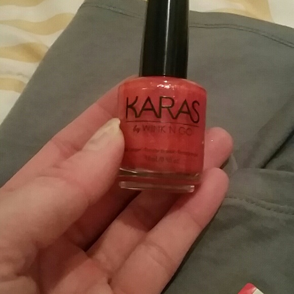 Bnwt v-neck small free polish w purchase - Picture 4 of 4