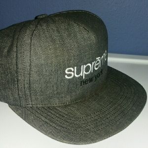 SUPREME SNAP BACK