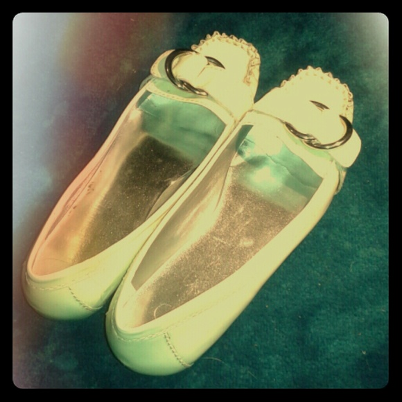 Cream flats