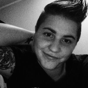 Meet your Posher, Whitnie