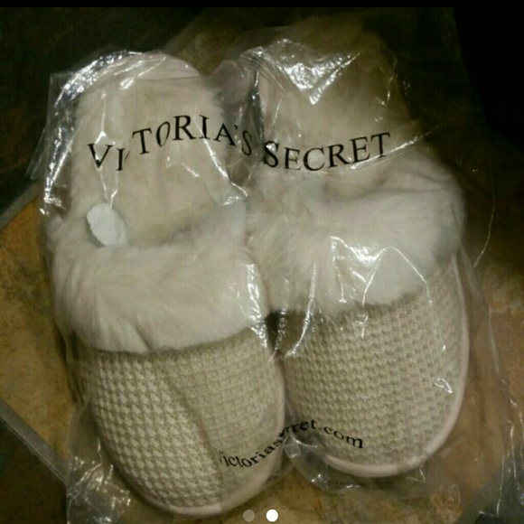 NIP CREAM COLORED WAFFLE VS SLIPPERS - Picture 2 of 4