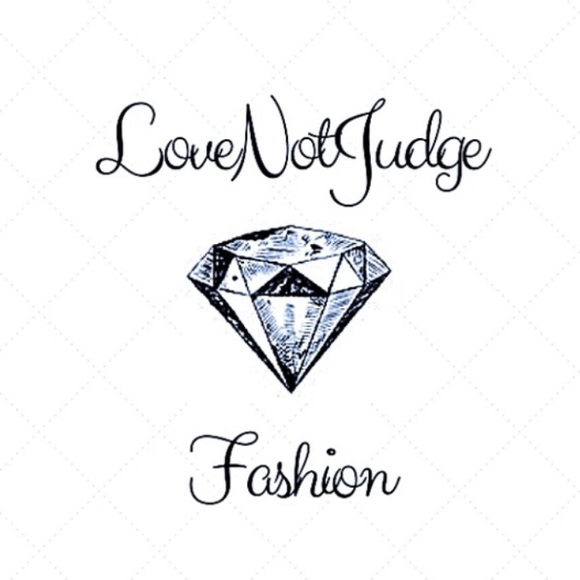 WELCOME! I hope you love my closet and sale items! - Picture 3 of 3