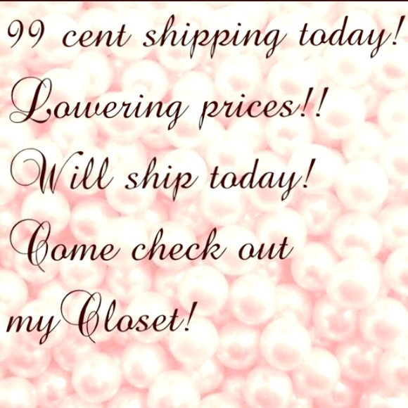 🎉🎉Happy 99 cent shipping Monday! Let's shop!🎉🎉