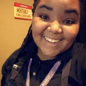 Meet your Posher, Kiana