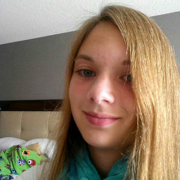 Meet your Posher, Mckenzie - Picture 1 of 1