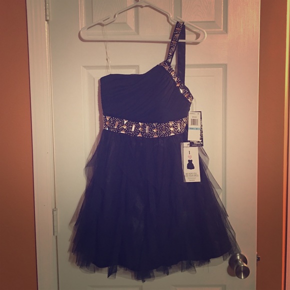 Homecoming. Prom. Cocktail. School dance.