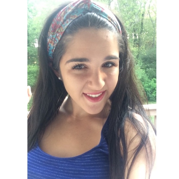 Meet your Posher, Lisa - Picture 1 of 1