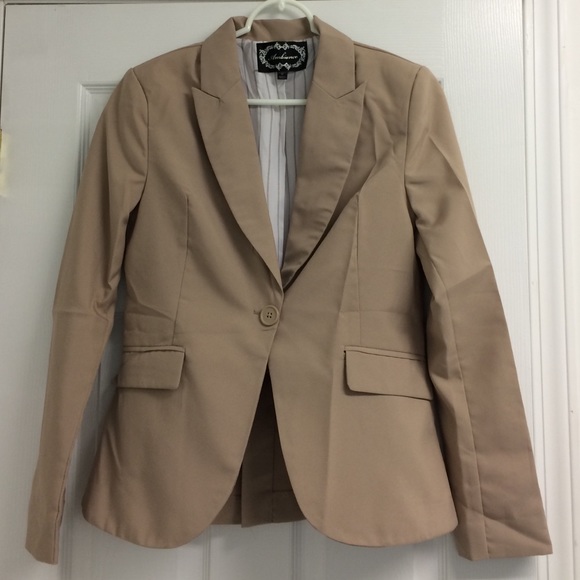 Women's tan blazer
