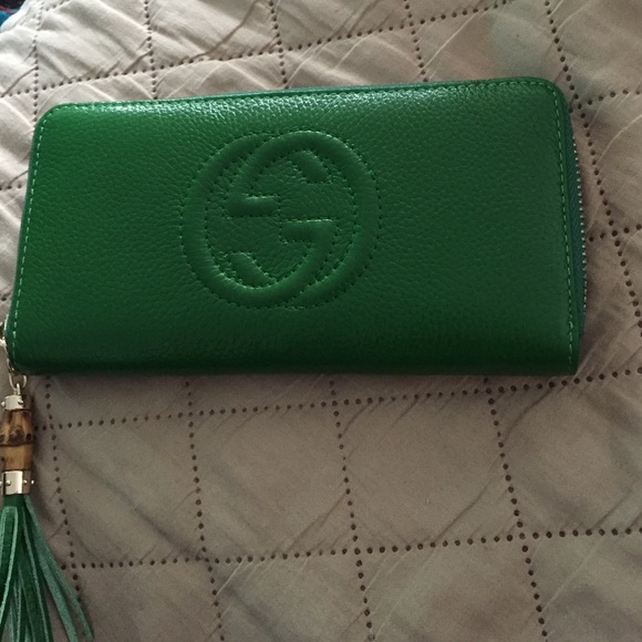 Gucci soho zipper wallet