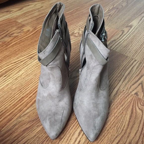 Wedge heels