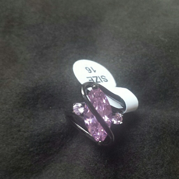 Pink sapphire in 10k black gold - Picture 2 of 3