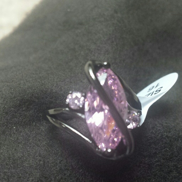 Pink sapphire in 10k black gold - Picture 3 of 3