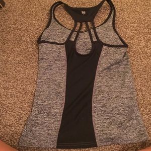Gray workout top with peep hole!