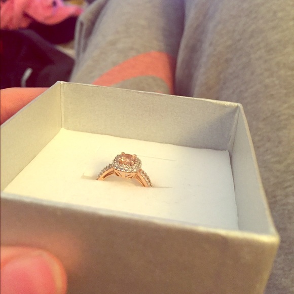 Rose gold diamond and morganite ring size 6