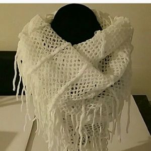 Stylish Infinity Scarf With Fringe