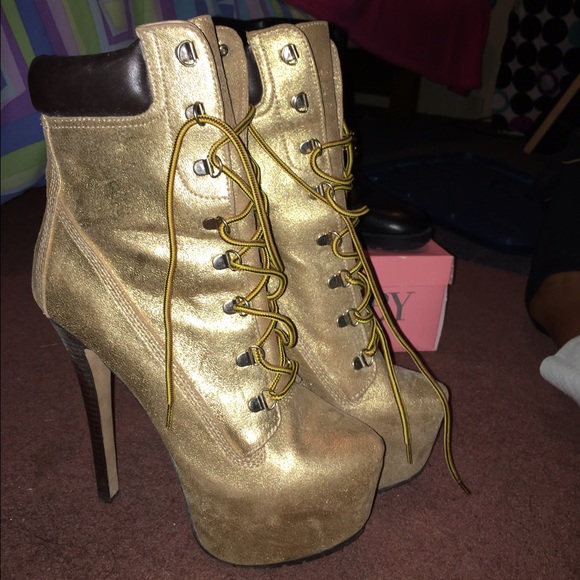 Shoes - Picture 2 of 2