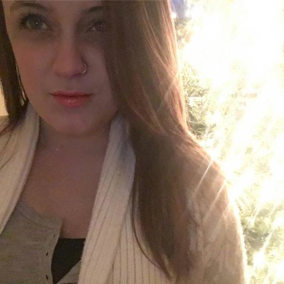 Meet your Posher, Taylor - Picture 1 of 1