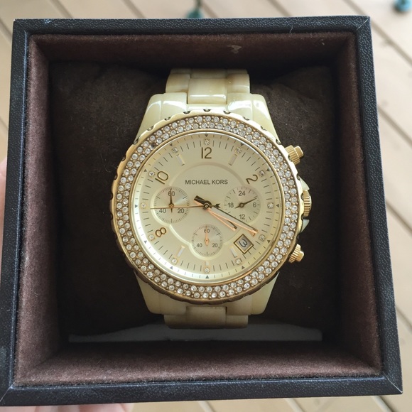 MICHAEL Michael Kors Accessories - 💕Authentic Michael kors tan watch in box w/ links