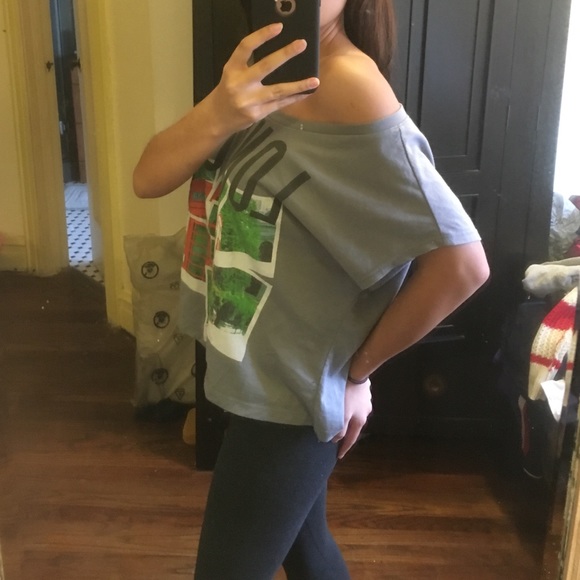 Mighty Fine: London Phone Booth Off The Shoulder - Picture 2 of 4