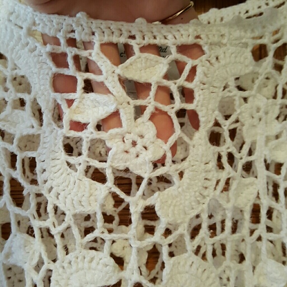 Express crocheted white sweater.Size M - Picture 2 of 4