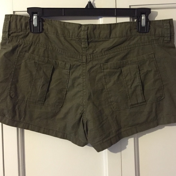 Shorts - Picture 2 of 3