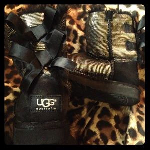 GIRLS UGGS SIZE 11!!!