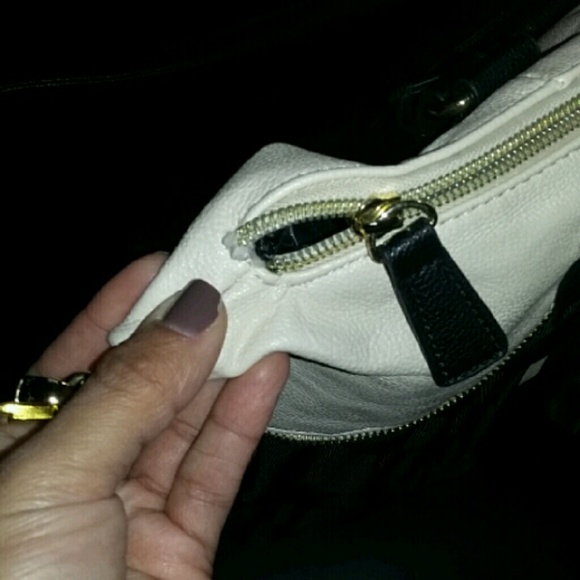 Betsey Johnson - Picture 3 of 4