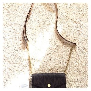 Michael kors crossbody