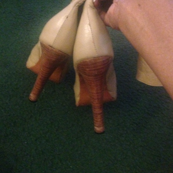 Leg fitted knee high leather platform boots - Picture 3 of 4