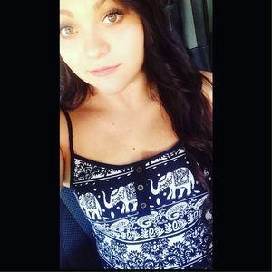 Meet your Posher, Pilar