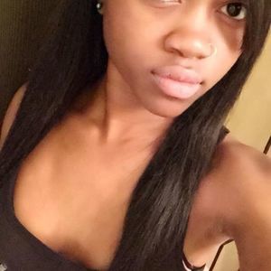 Meet your Posher, Clarissa