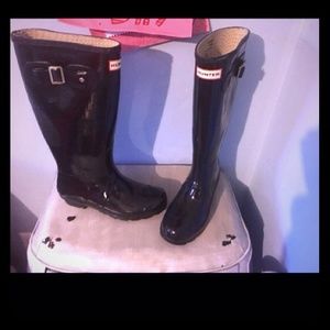 Size 6 Like New Black HUNTER Rain Boots