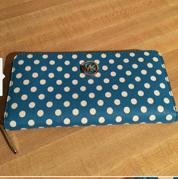 Micheal Kors wallet