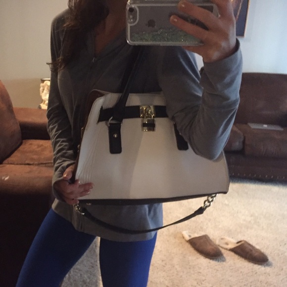 Purse - Picture 4 of 4