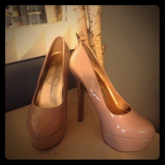 ~ Reserved ~ 5.5 Jessica Simpson Pumps